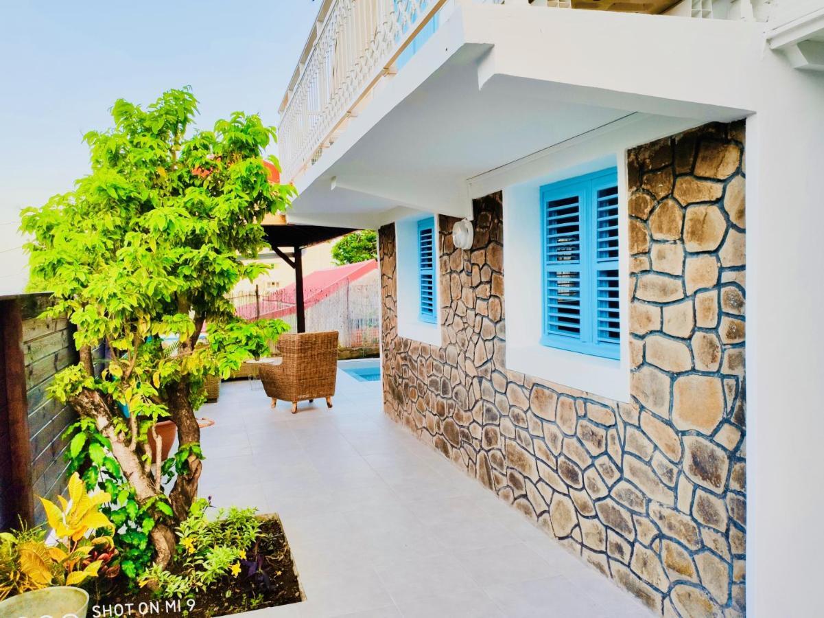 Location Maison Bleue Avec Piscine Privative Au Carbet Martinique Λε Καρμπέ Εξωτερικό φωτογραφία