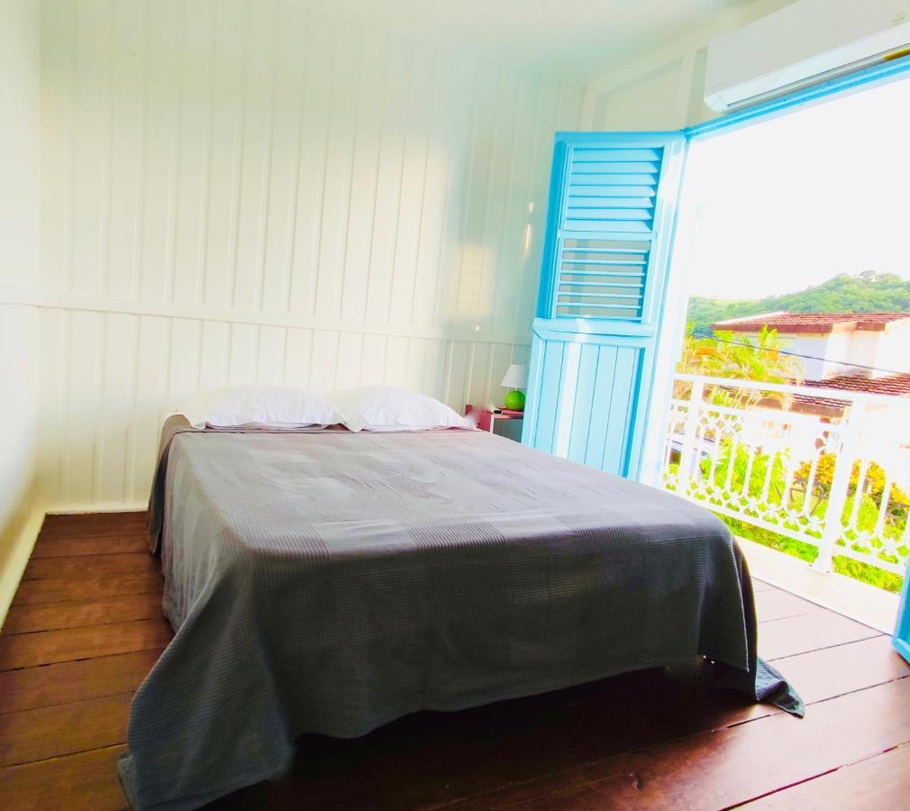 Location Maison Bleue Avec Piscine Privative Au Carbet Martinique Λε Καρμπέ Εξωτερικό φωτογραφία