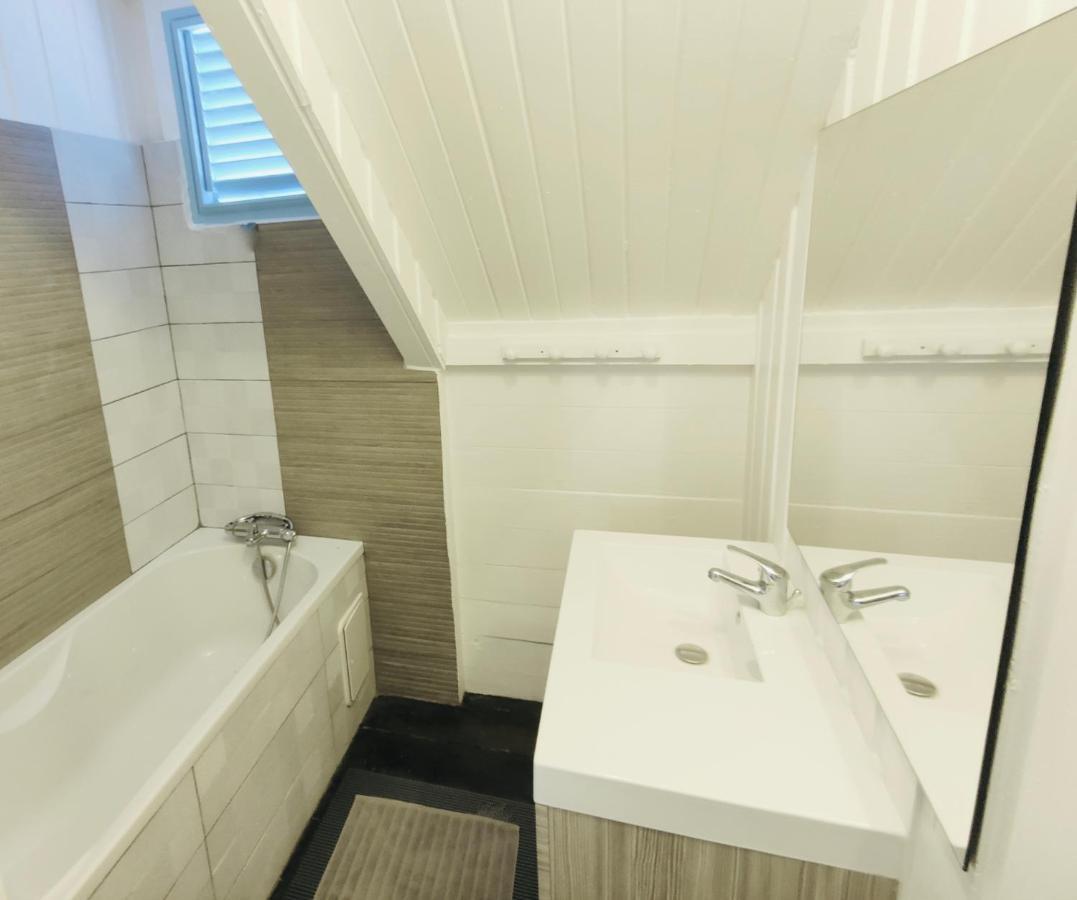 Location Maison Bleue Avec Piscine Privative Au Carbet Martinique Λε Καρμπέ Εξωτερικό φωτογραφία
